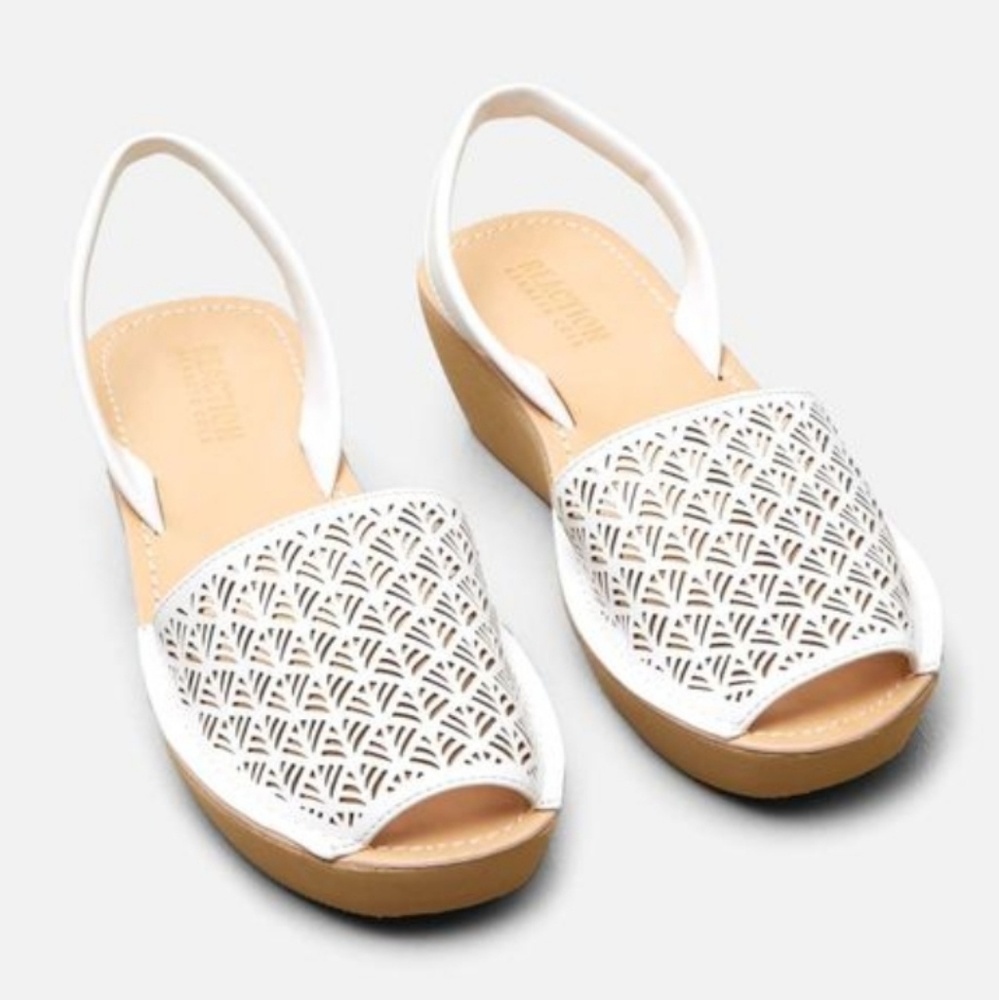 🔹NIB🔹Kenneth Cole Laser Cut Platform Sandals